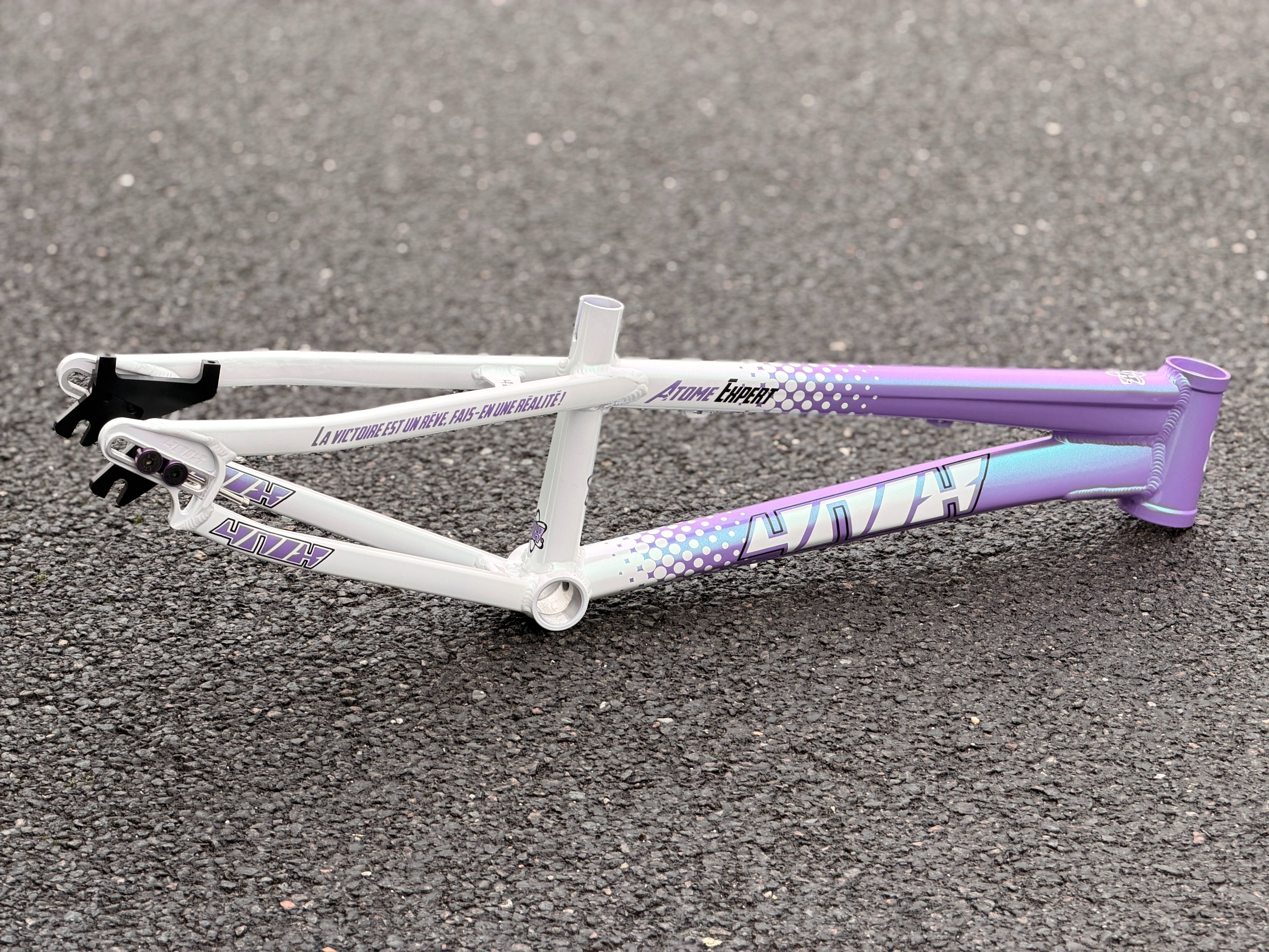 - Cadre Atome EXPERT 19,5 Violet / Blanc